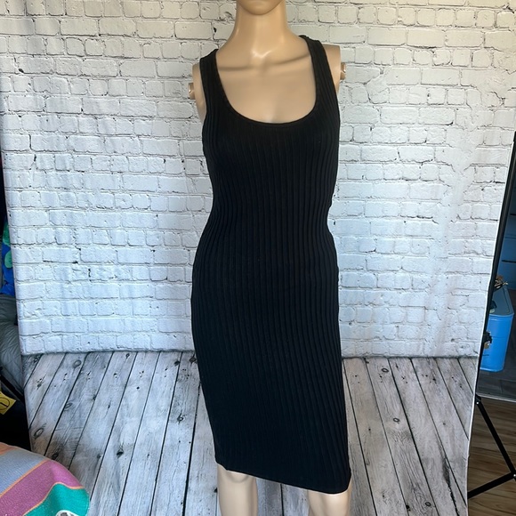 🍼Show Me Your MuMu Maternity Dress🍼 - Picture 2 of 8